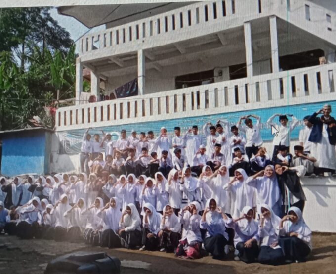 Membangun Keterampilan Soft: Kompetisi Debat dan Public Speaking untuk Siswa